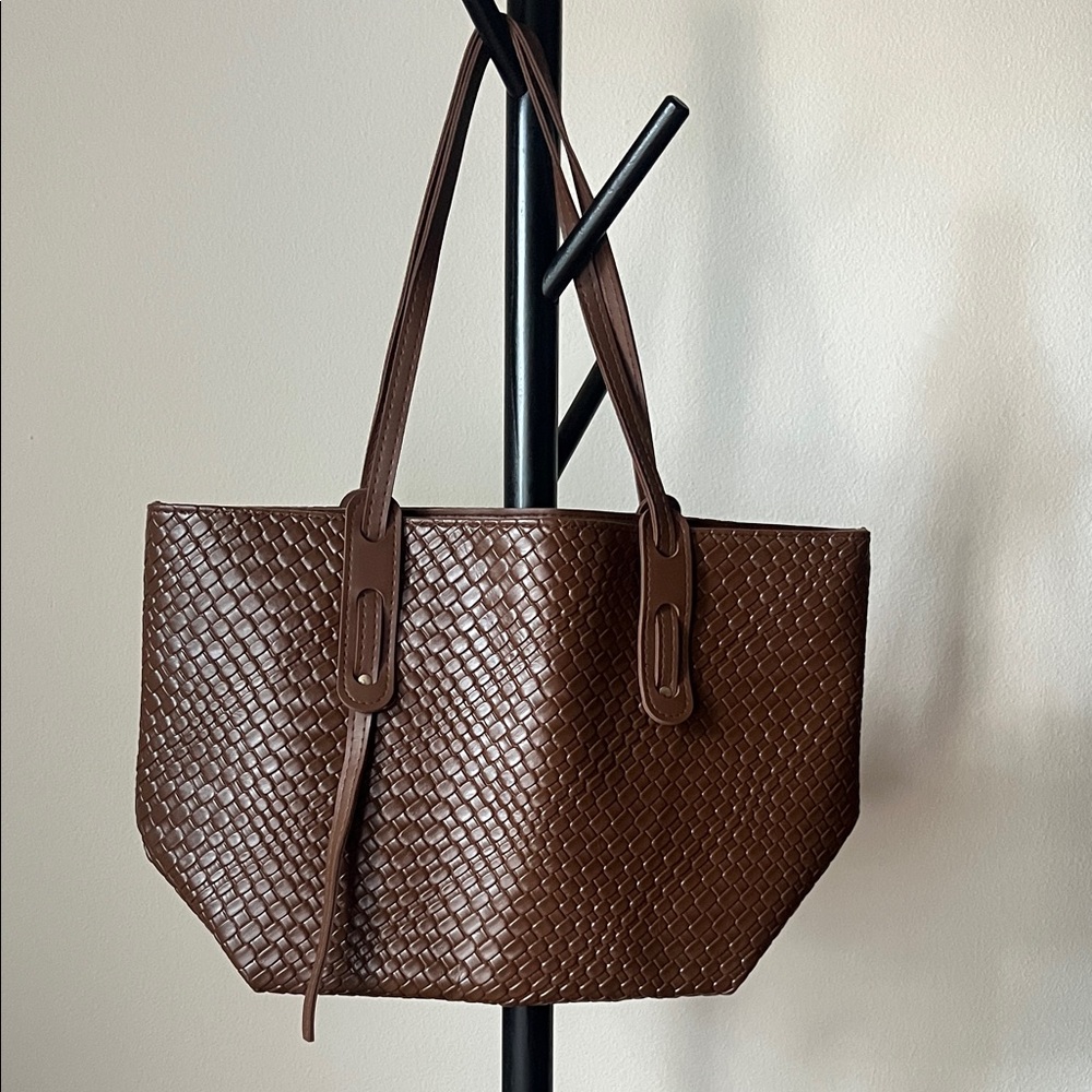 Elegant Brown Woven Tote Bag